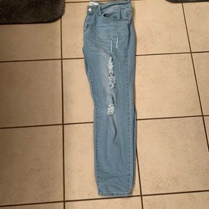 1826 light washes distressed jeans